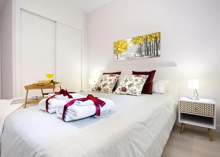 -Malagasunapts-Skygarden Teatinos Pool Playground